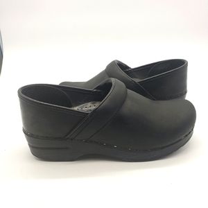 Dansko clogs women EU 38 black leather GUC nurse comfort shoes